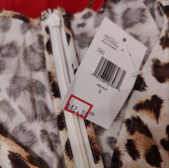 Guess leopard print sleeveless romper - v-neck - NWT - Size Small - Picture 6 of 6